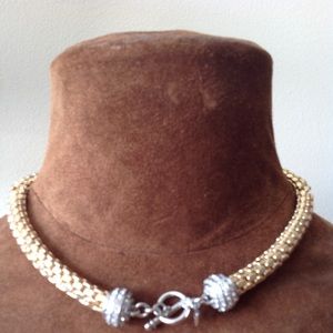 Banana republic necklace